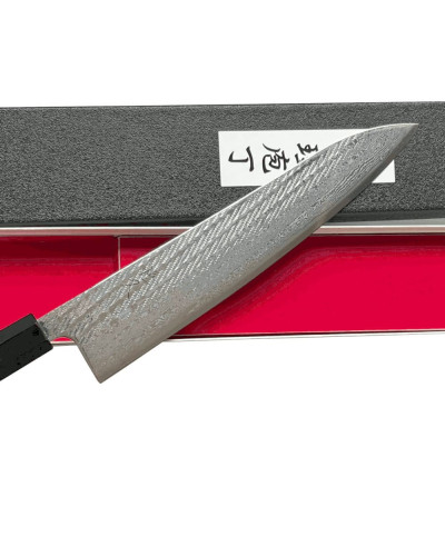 Acabdo Nawame en un cuchillo japonés de cocina