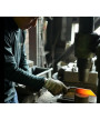 Forjando cuchillos artesanos japoneses